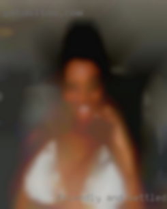 Friendly and settled swinger in Pine Bluff  professional guy.